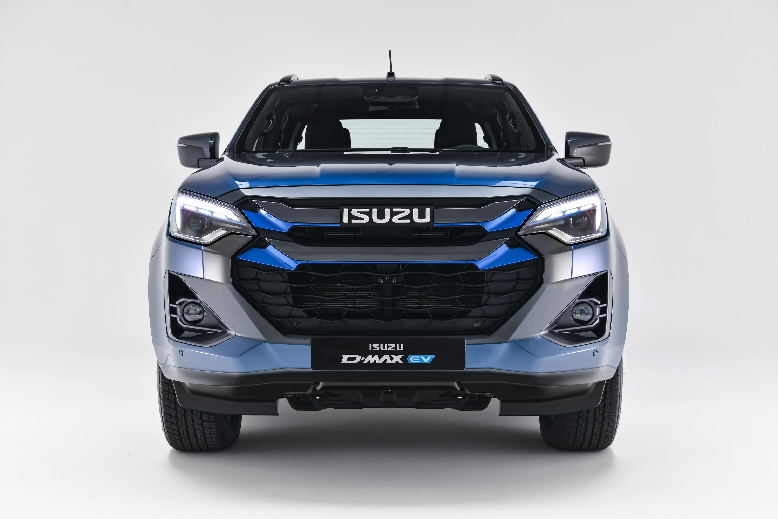 Isuzu D-Max EV Extended Cab exterior view