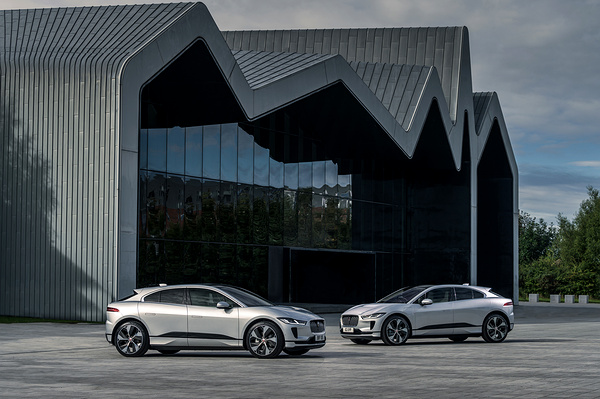 Jaguar I-Pace EV400 exterior view