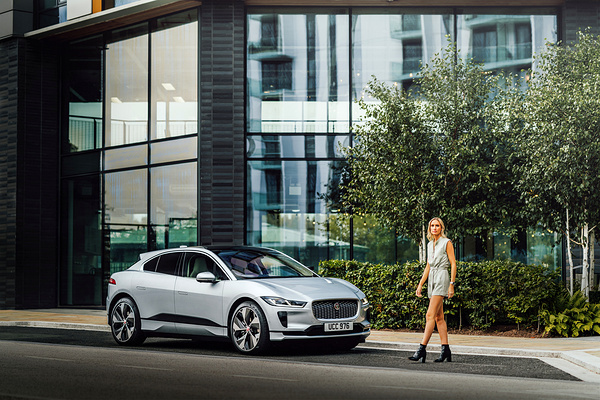 Jaguar I-Pace EV400 exterior view