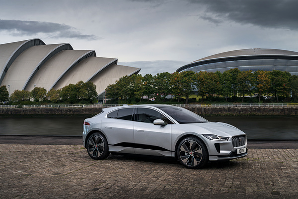 Jaguar I-Pace EV400 exterior view
