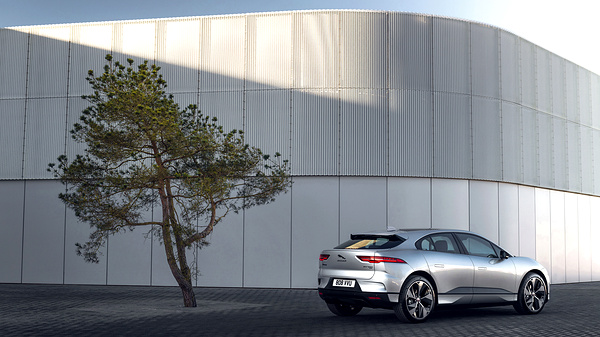 Jaguar I-Pace EV400 exterior view