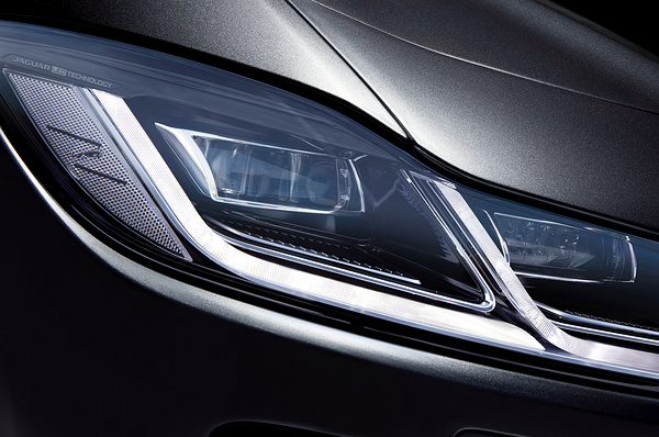 Jaguar I-Pace EV400 headlights view