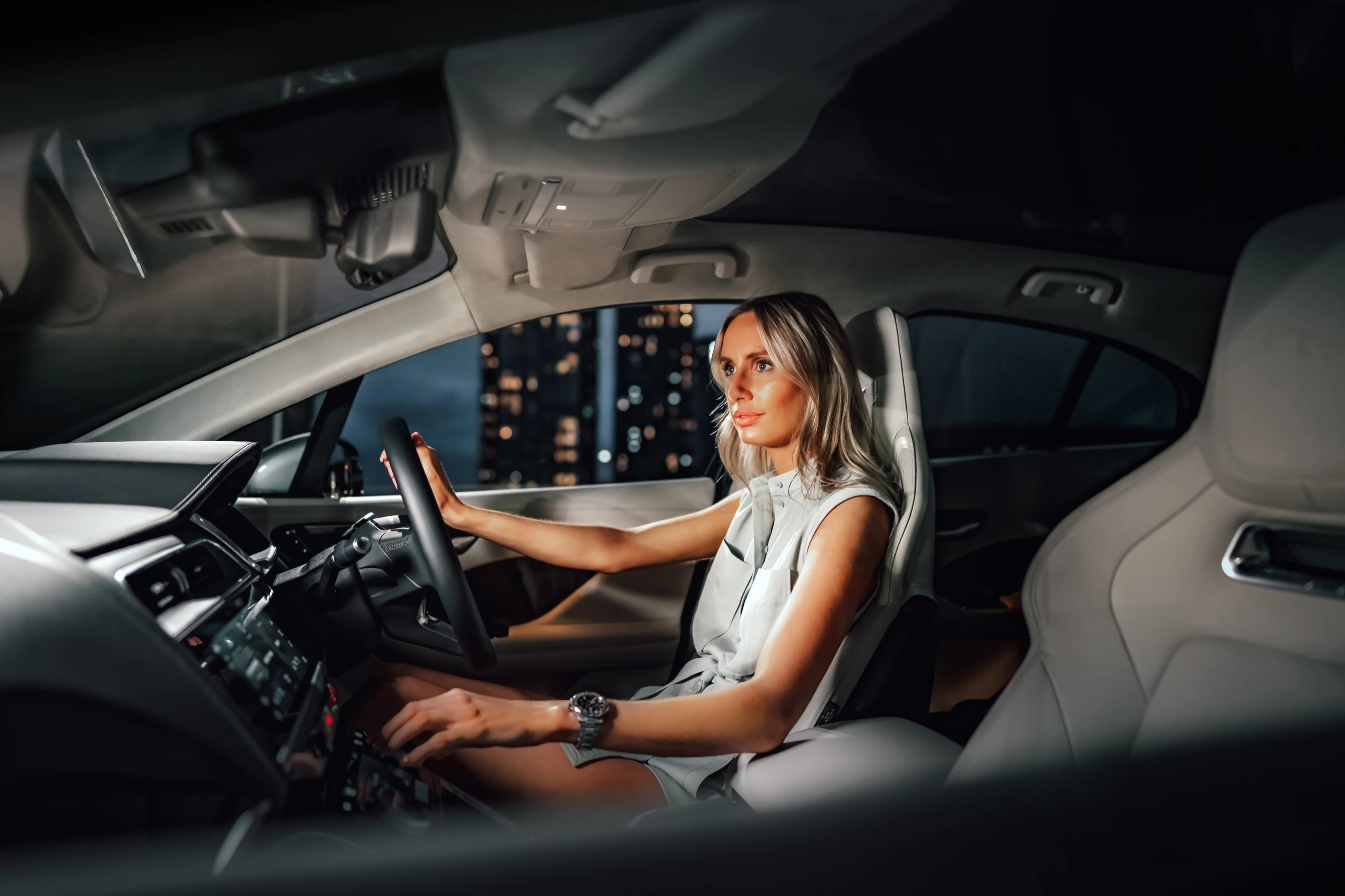 Jaguar I-Pace EV400 interior view