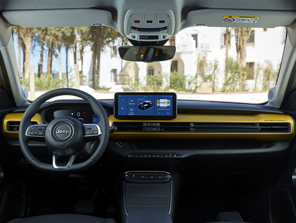Jeep Avenger screens view