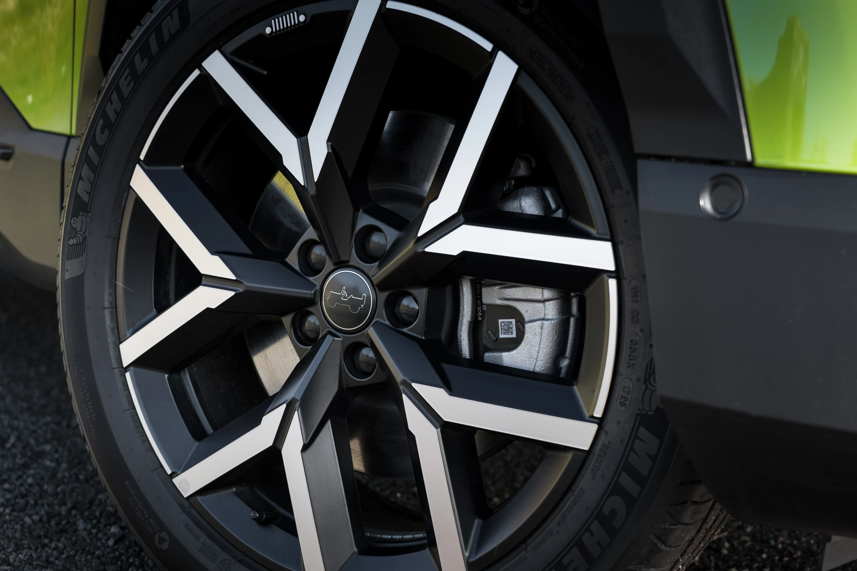 Jeep Compass Electric AWD wheels view