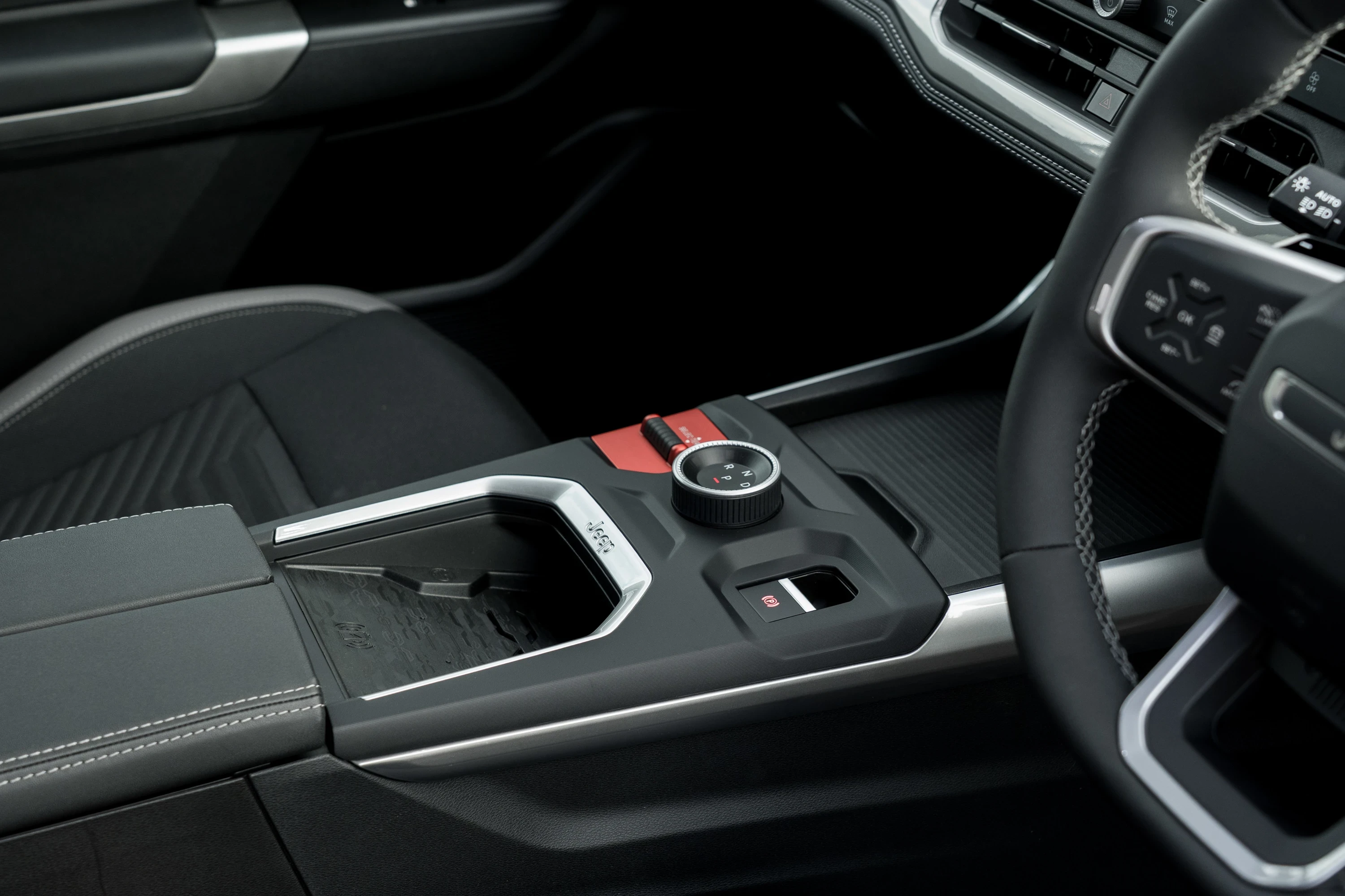 Jeep Compass Electric FWD details view