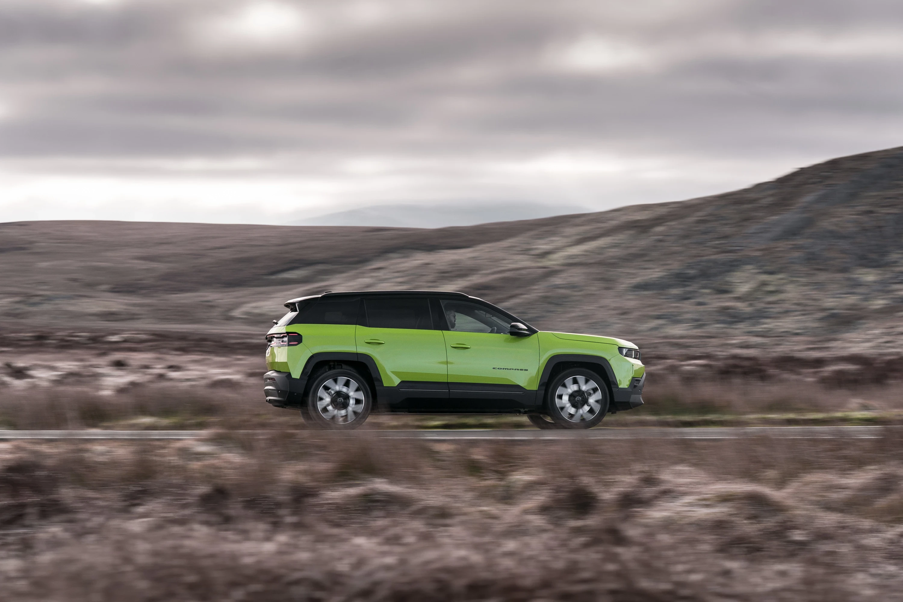 Jeep Compass Electric FWD exterior view