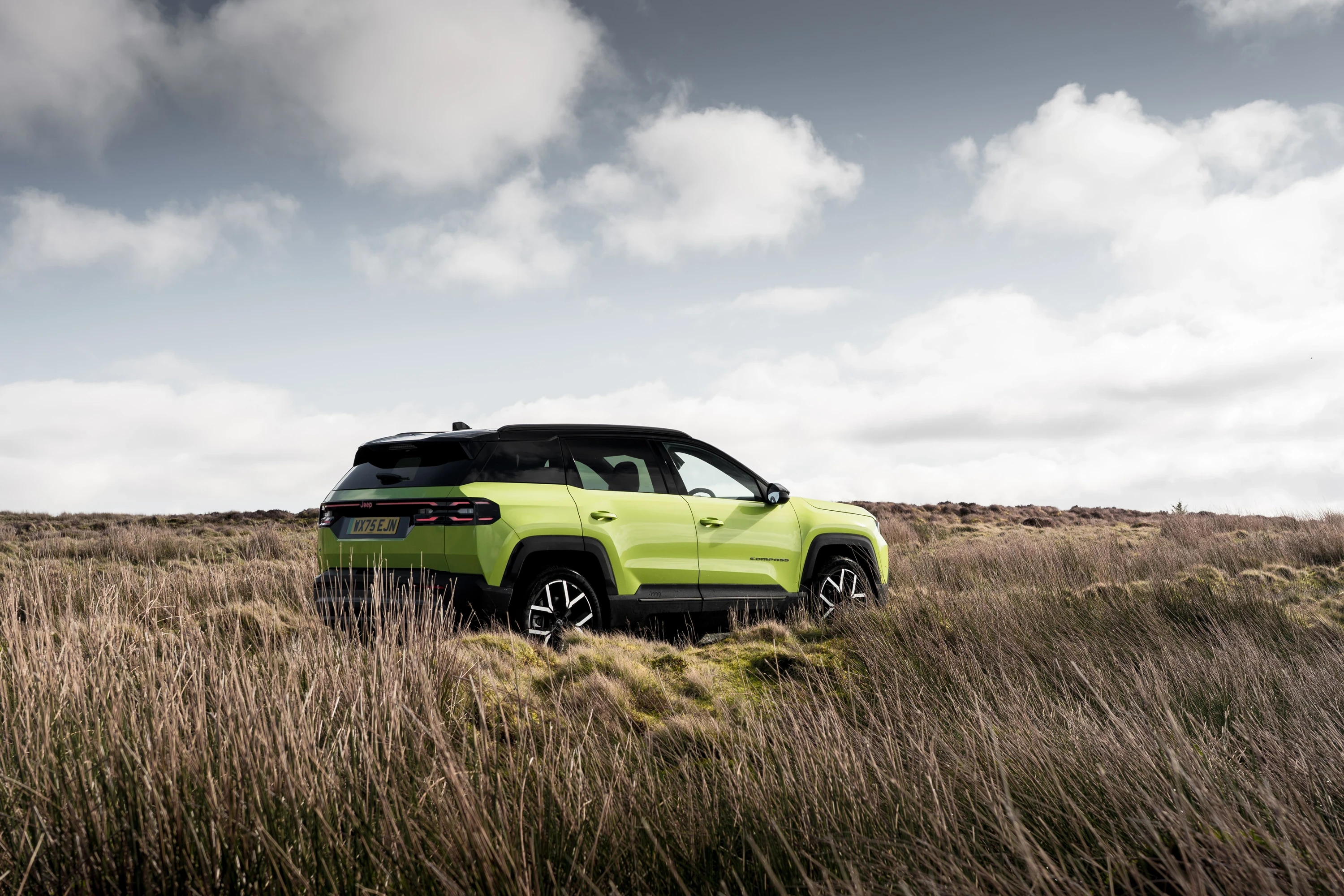 Jeep Compass Electric FWD exterior view