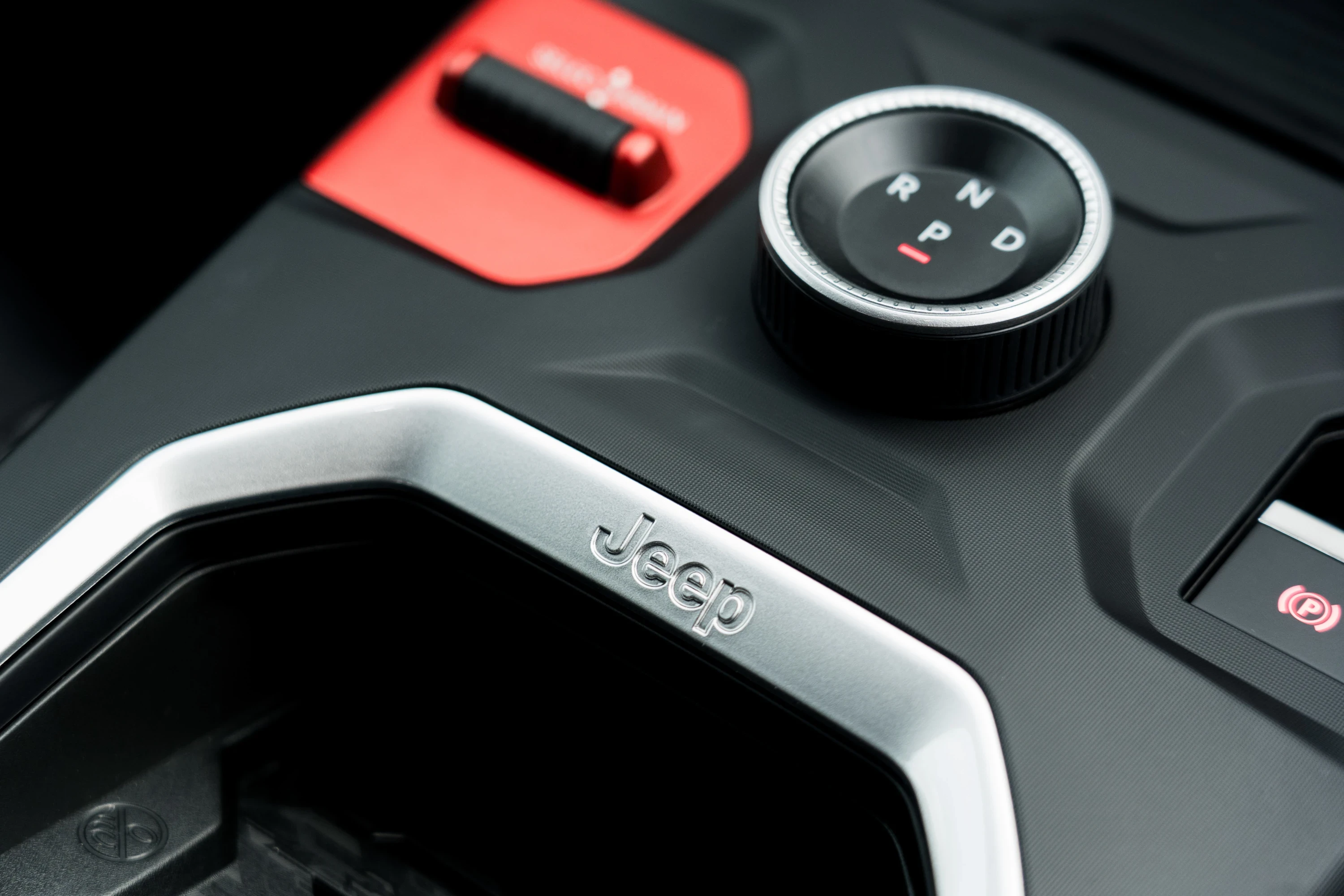 Jeep Compass Electric FWD details view