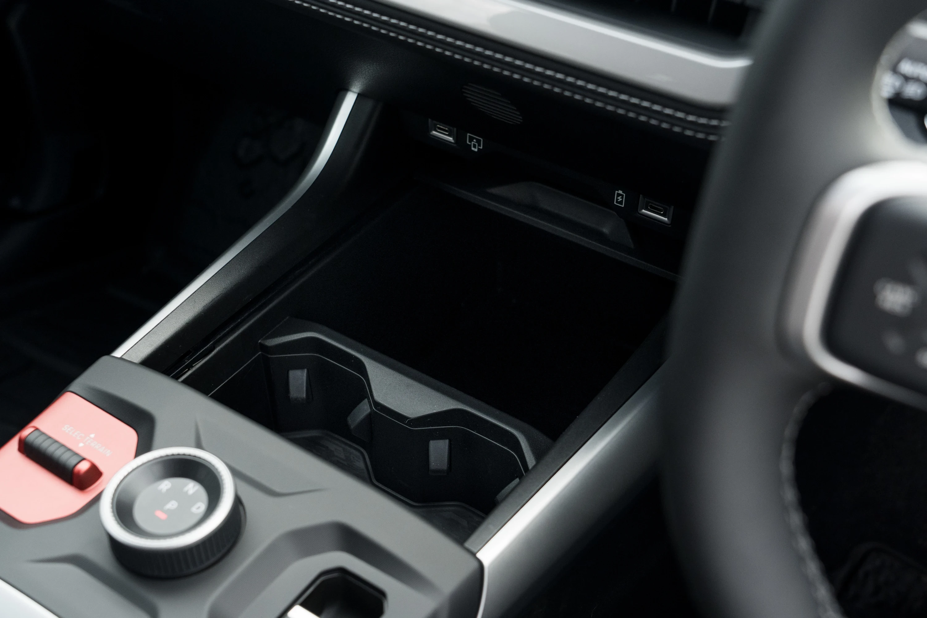 Jeep Compass Electric FWD details view