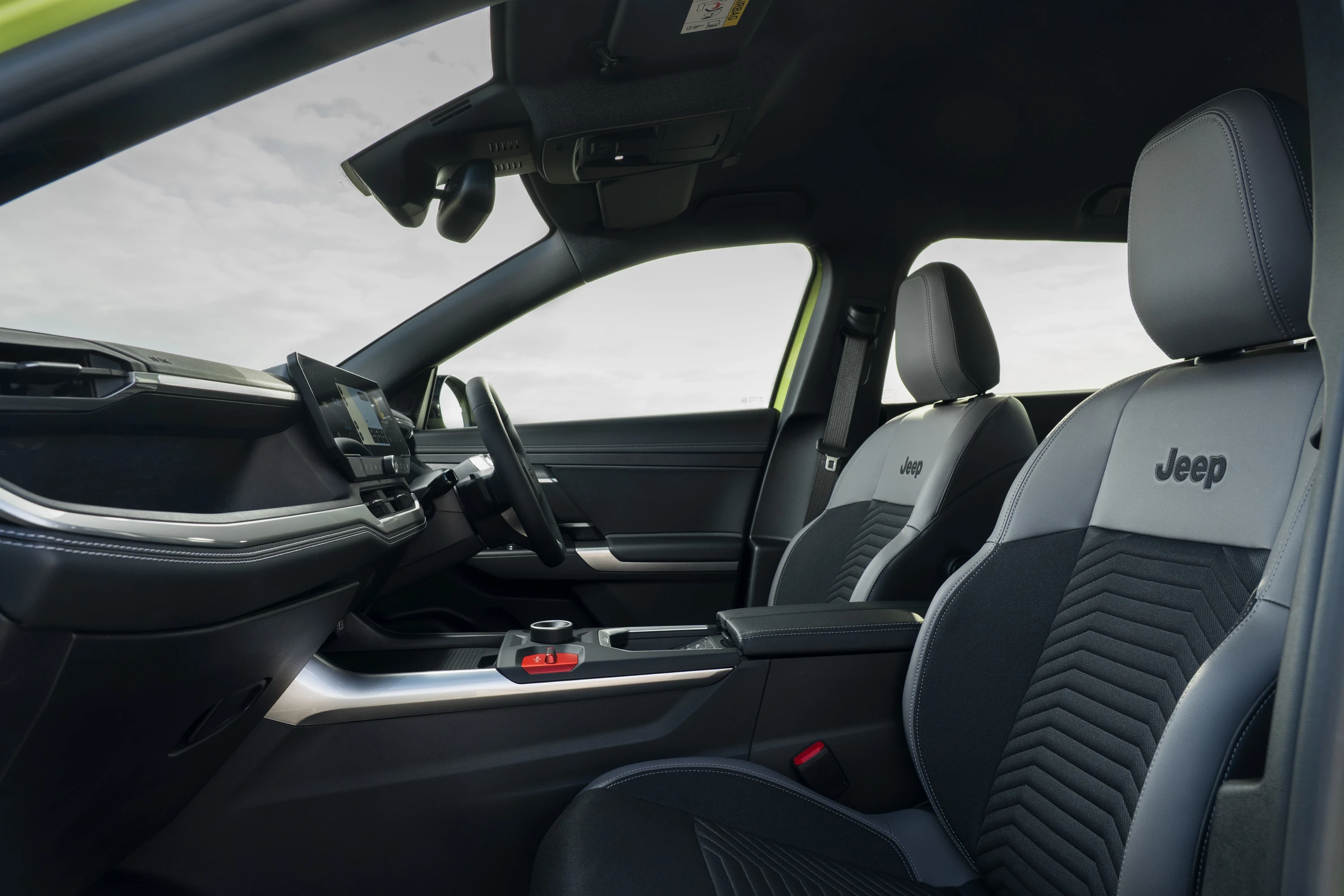 Jeep Compass Electric FWD frontseats view