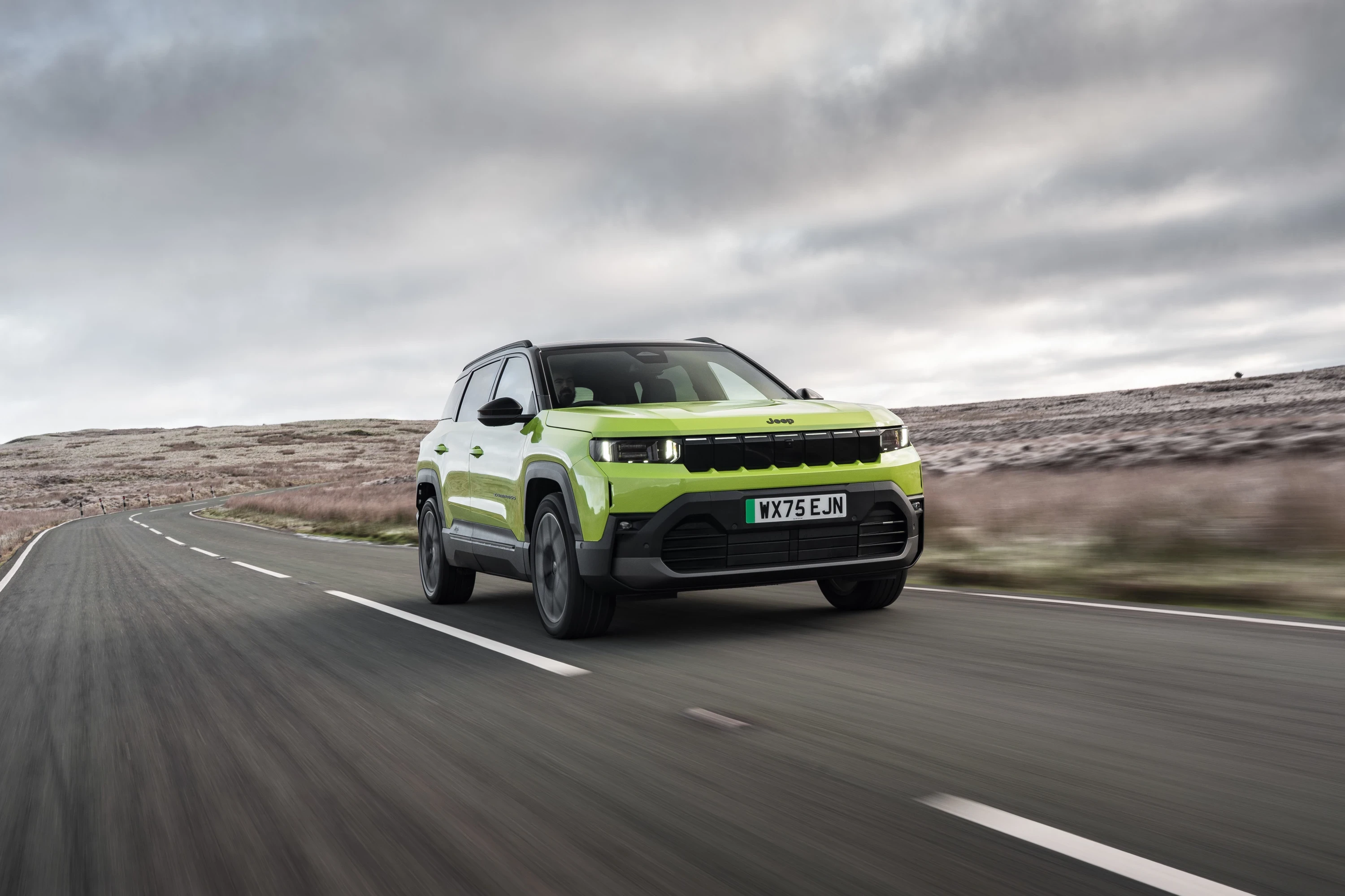 Jeep Compass Electric FWD details view