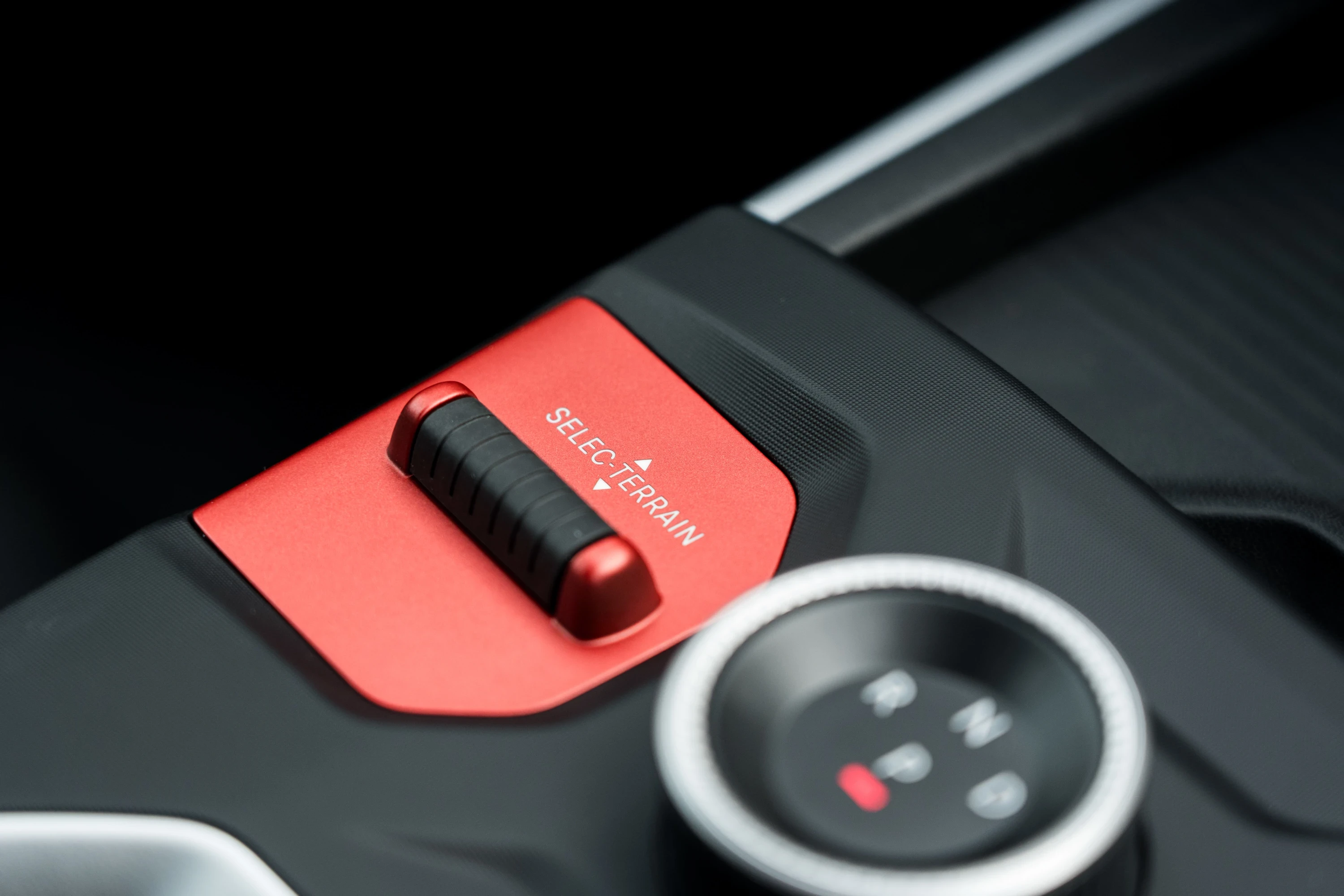 Jeep Compass Electric FWD details view