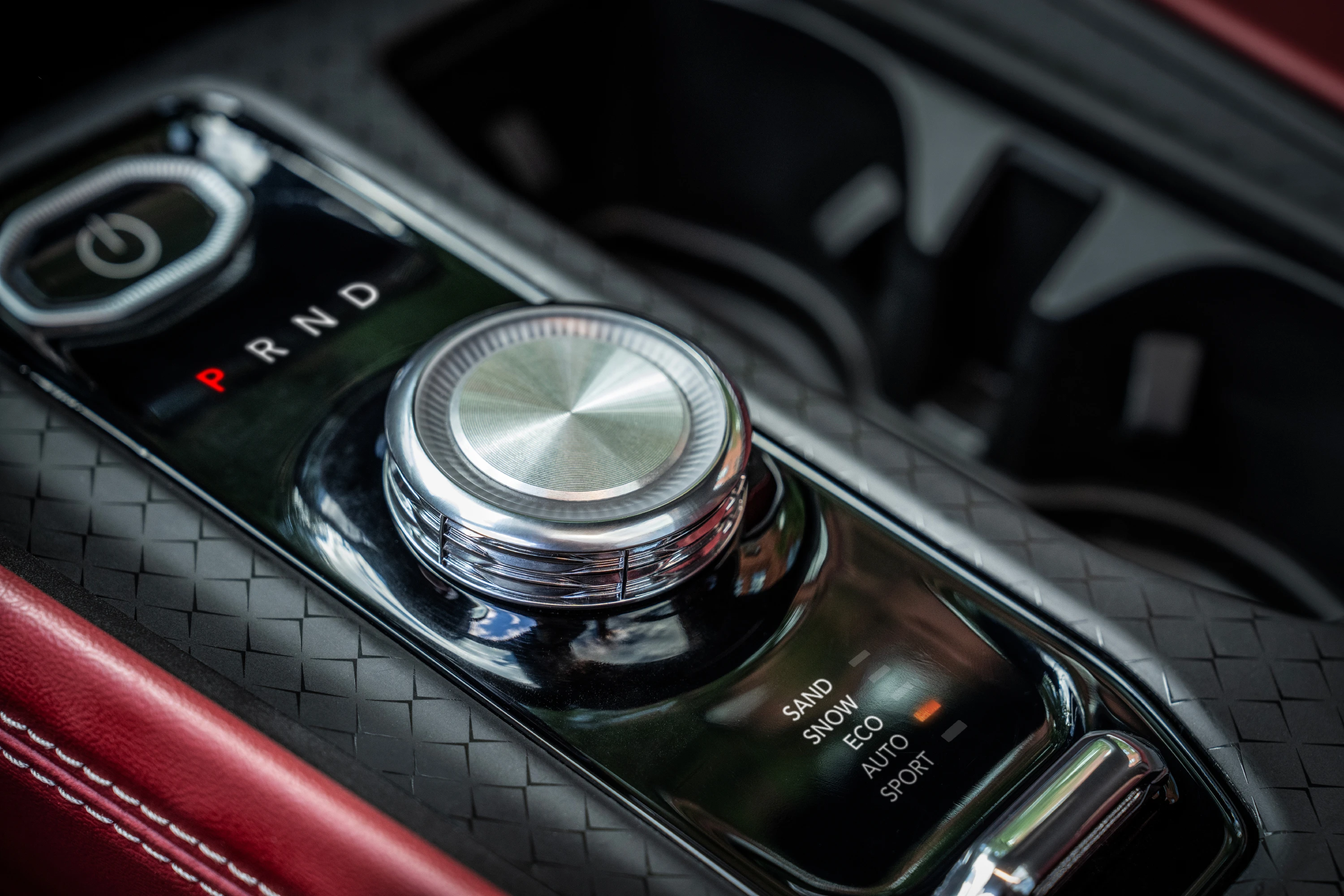 Jeep Wagoneer S details view