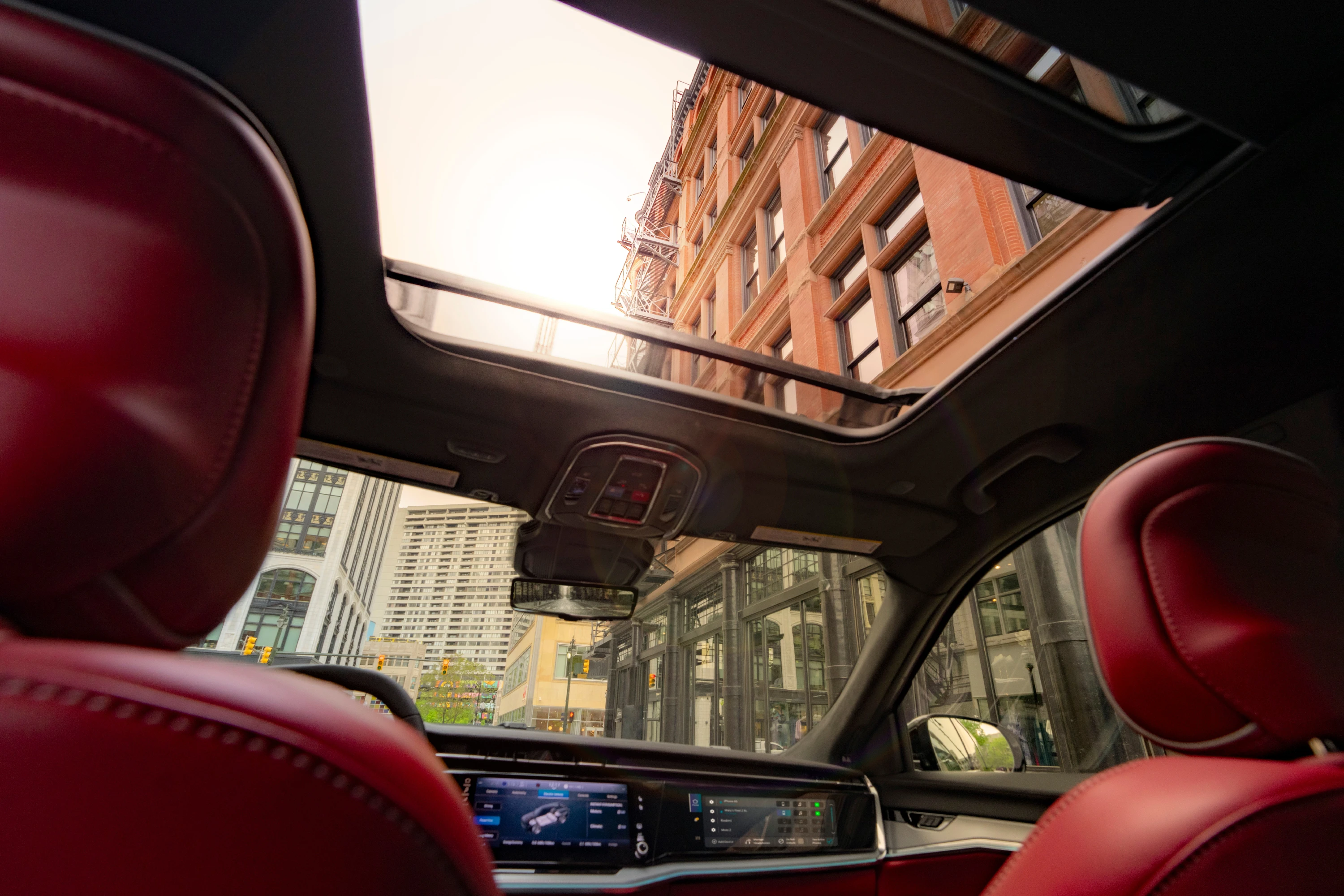 Jeep Wagoneer S roof view