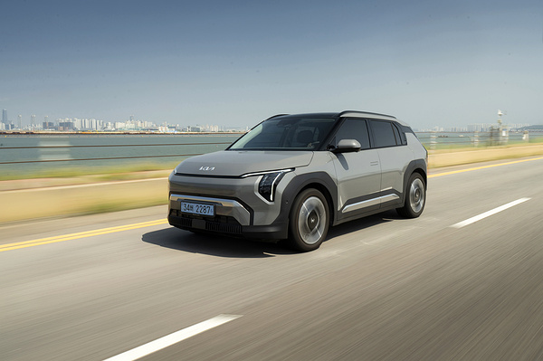 KIA EV3 Standard Range electric crossover