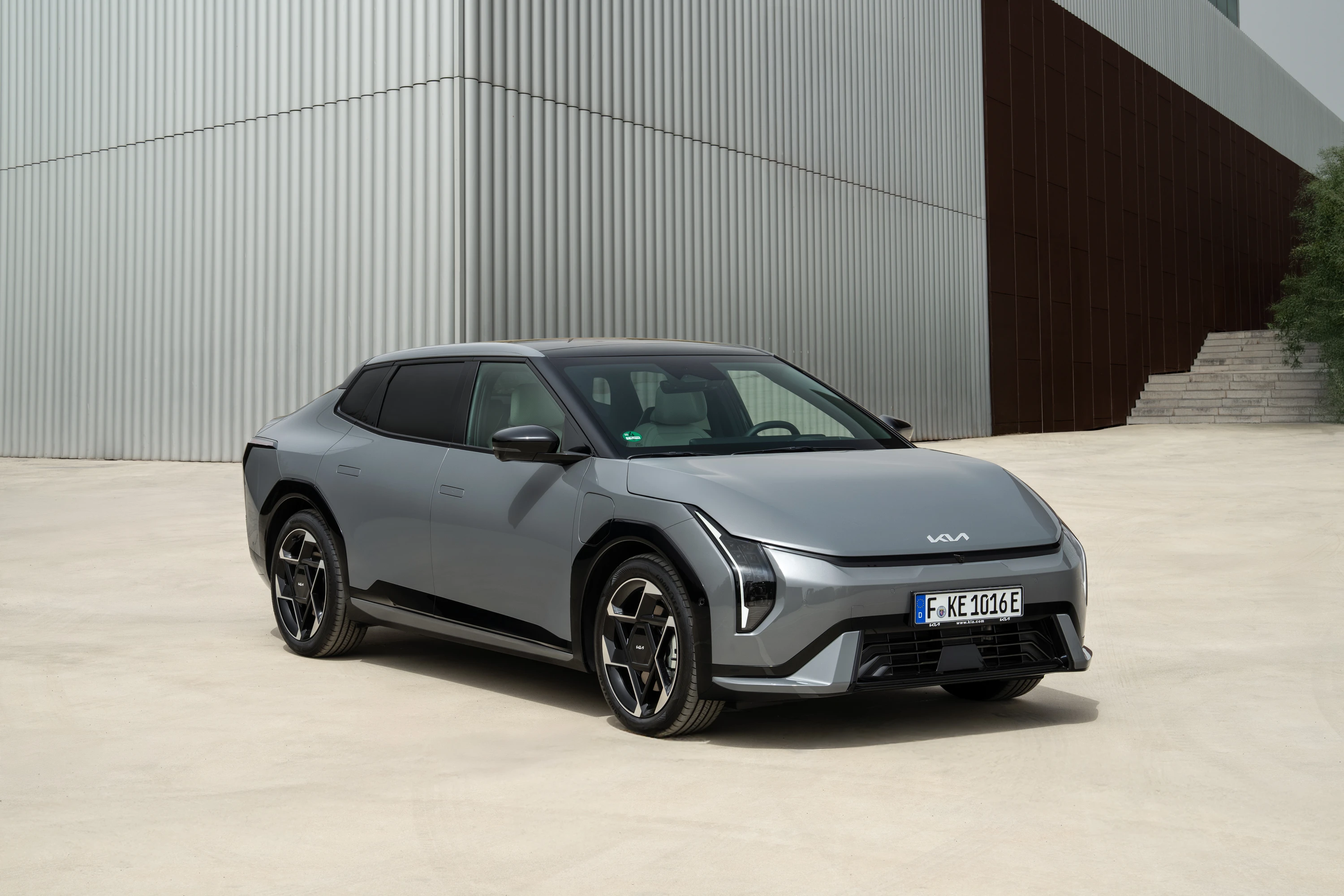 Kia EV4 Fastback Standard Range exterior view
