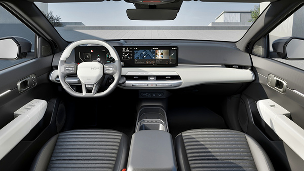 Kia EV4 hatchback Long Range screens view