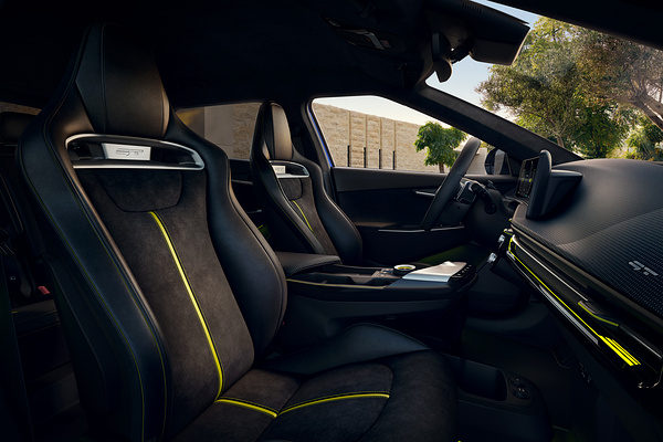 Kia EV6 GT frontseats view