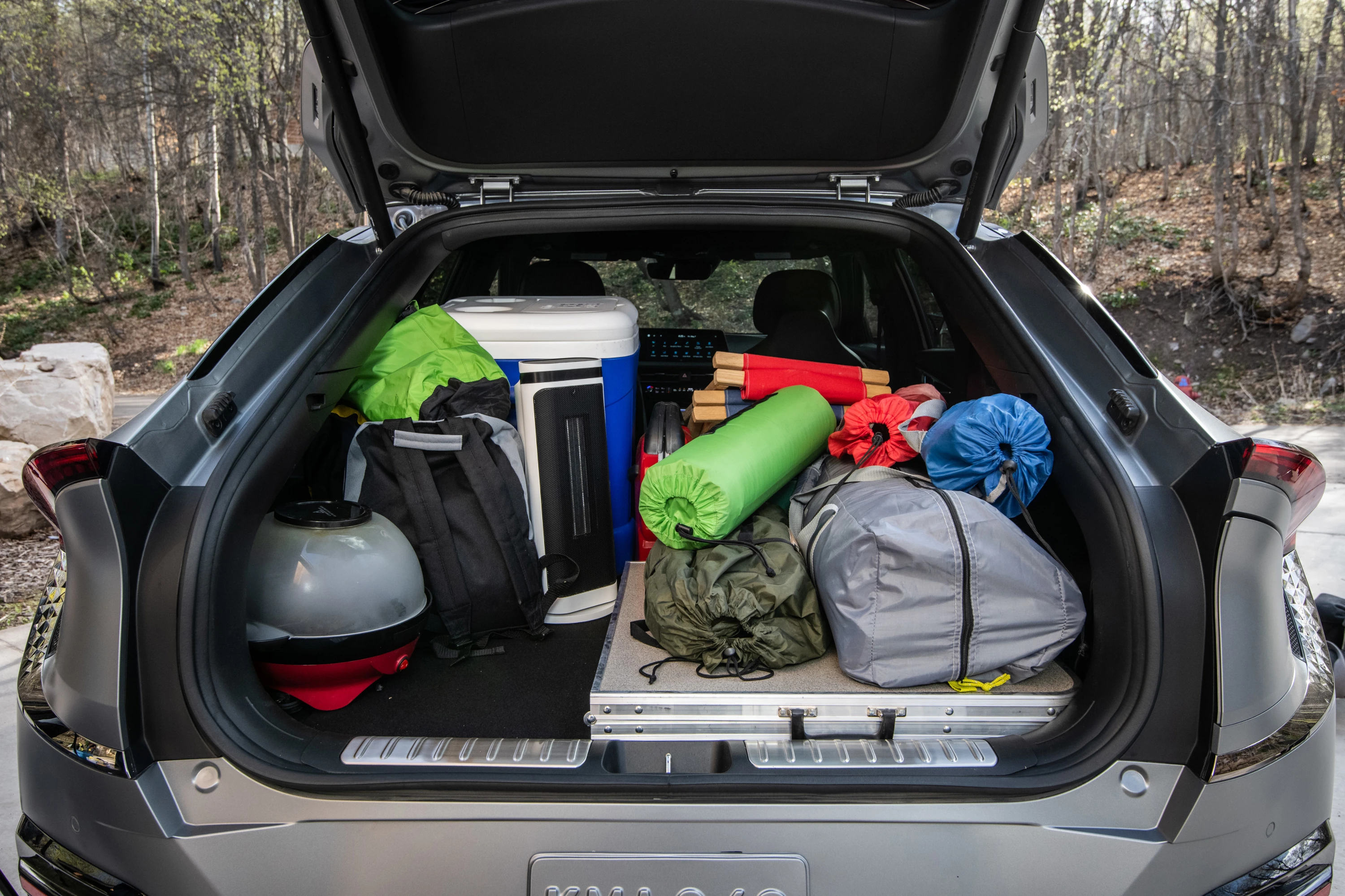 Kia EV6 Long Range 2WD trunk view