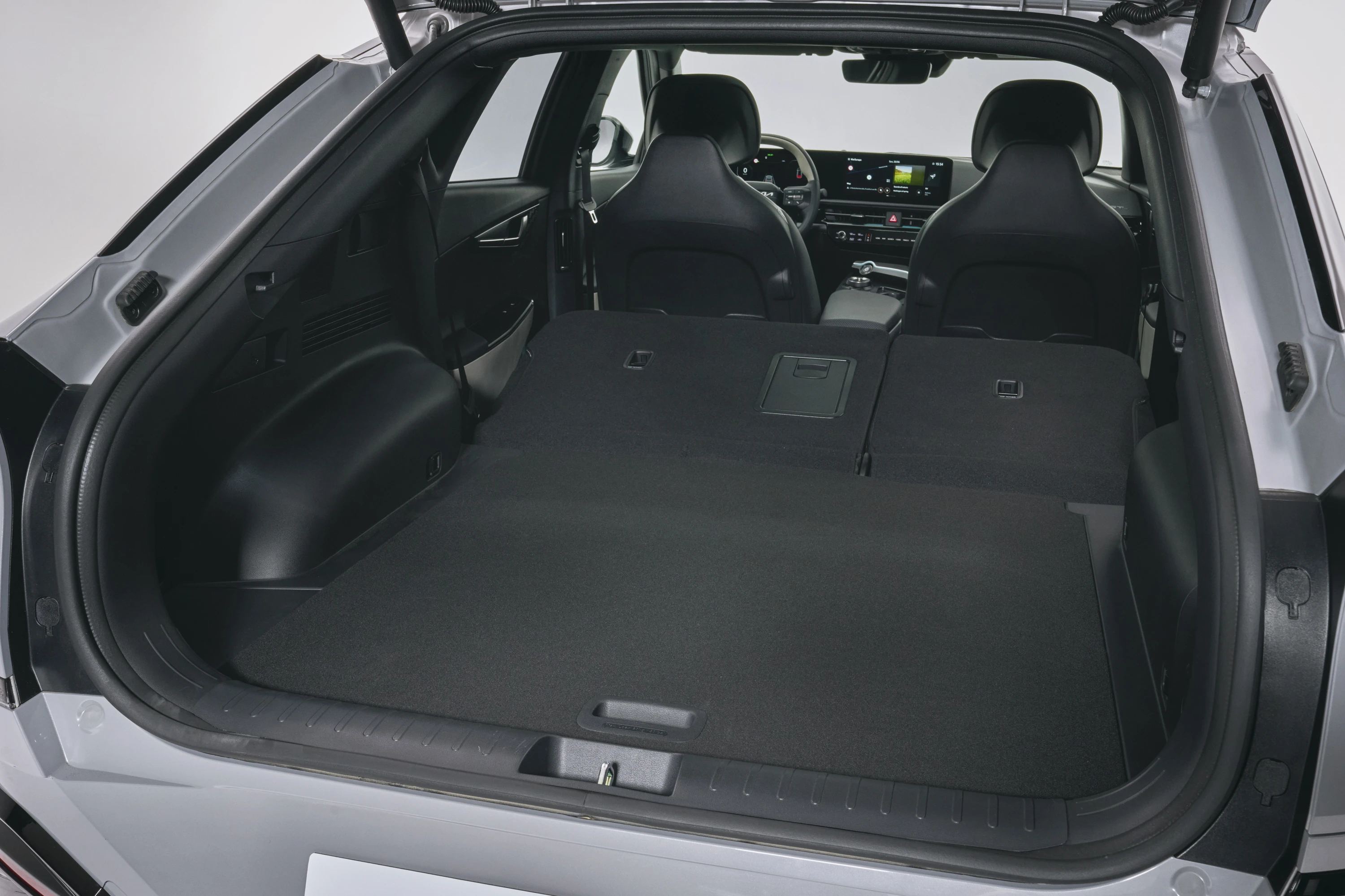 Kia EV6 Long Range AWD trunk view
