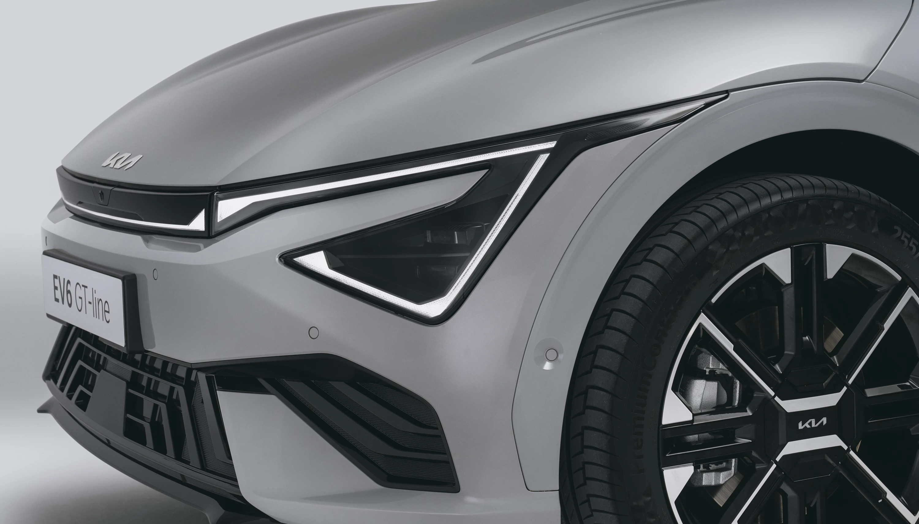 Kia EV6 Long Range AWD headlights view