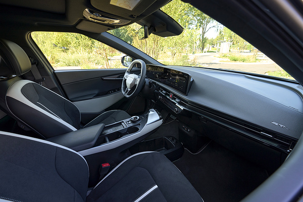 Kia EV6 Long Range AWD interior view