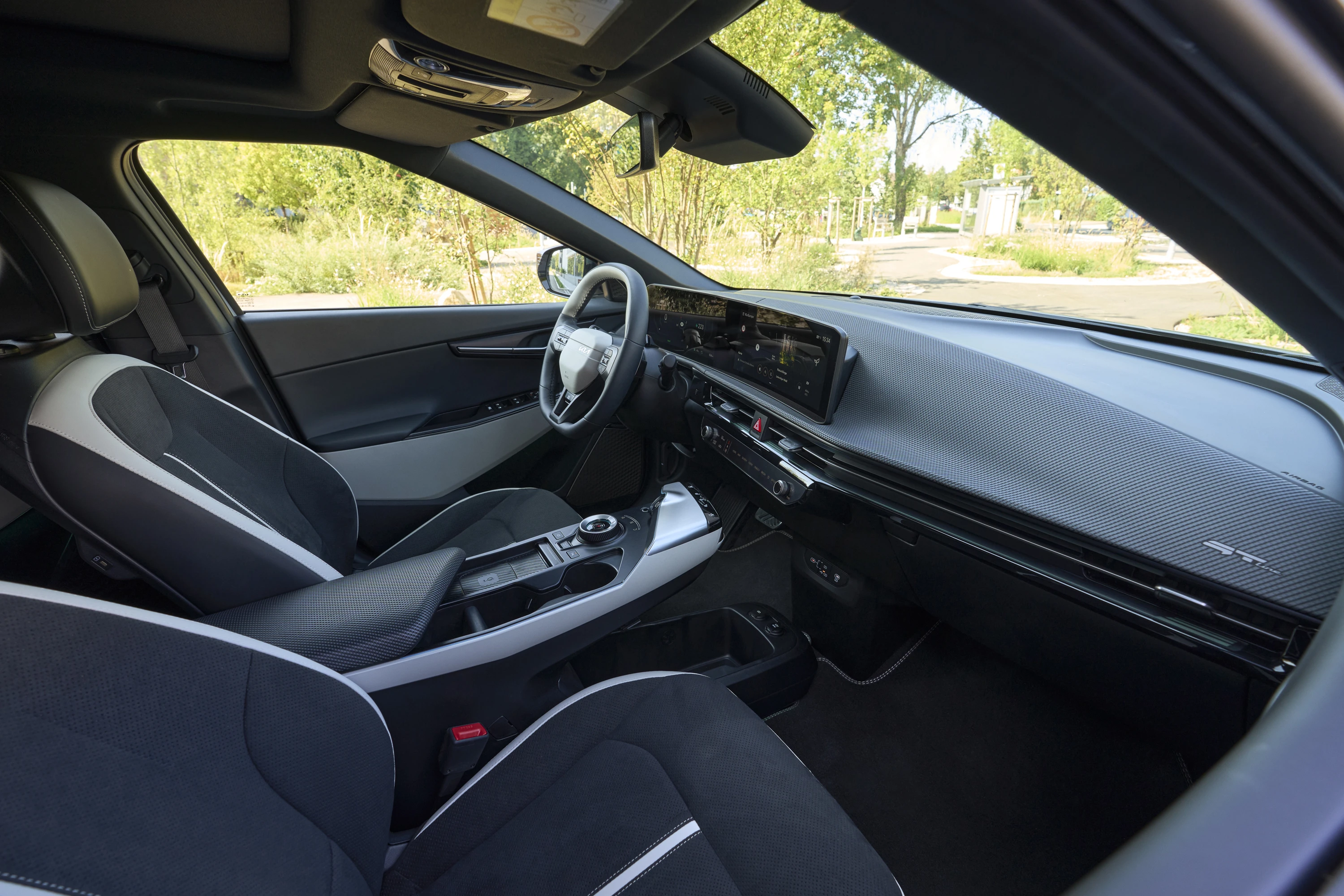 Kia EV6 Long Range AWD interior view
