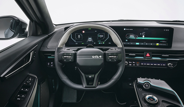 Kia EV6 Long Range AWD screens view