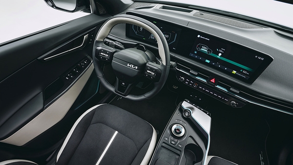 Kia EV6 Long Range AWD screens view