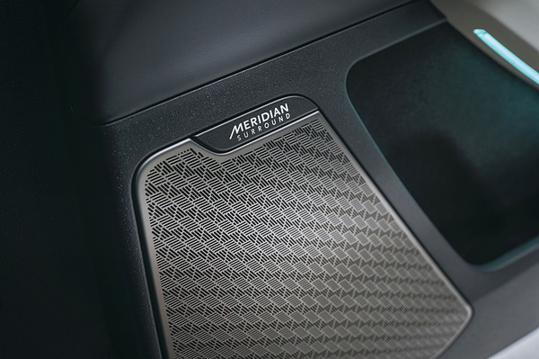 Kia EV6 Long Range AWD speakers view