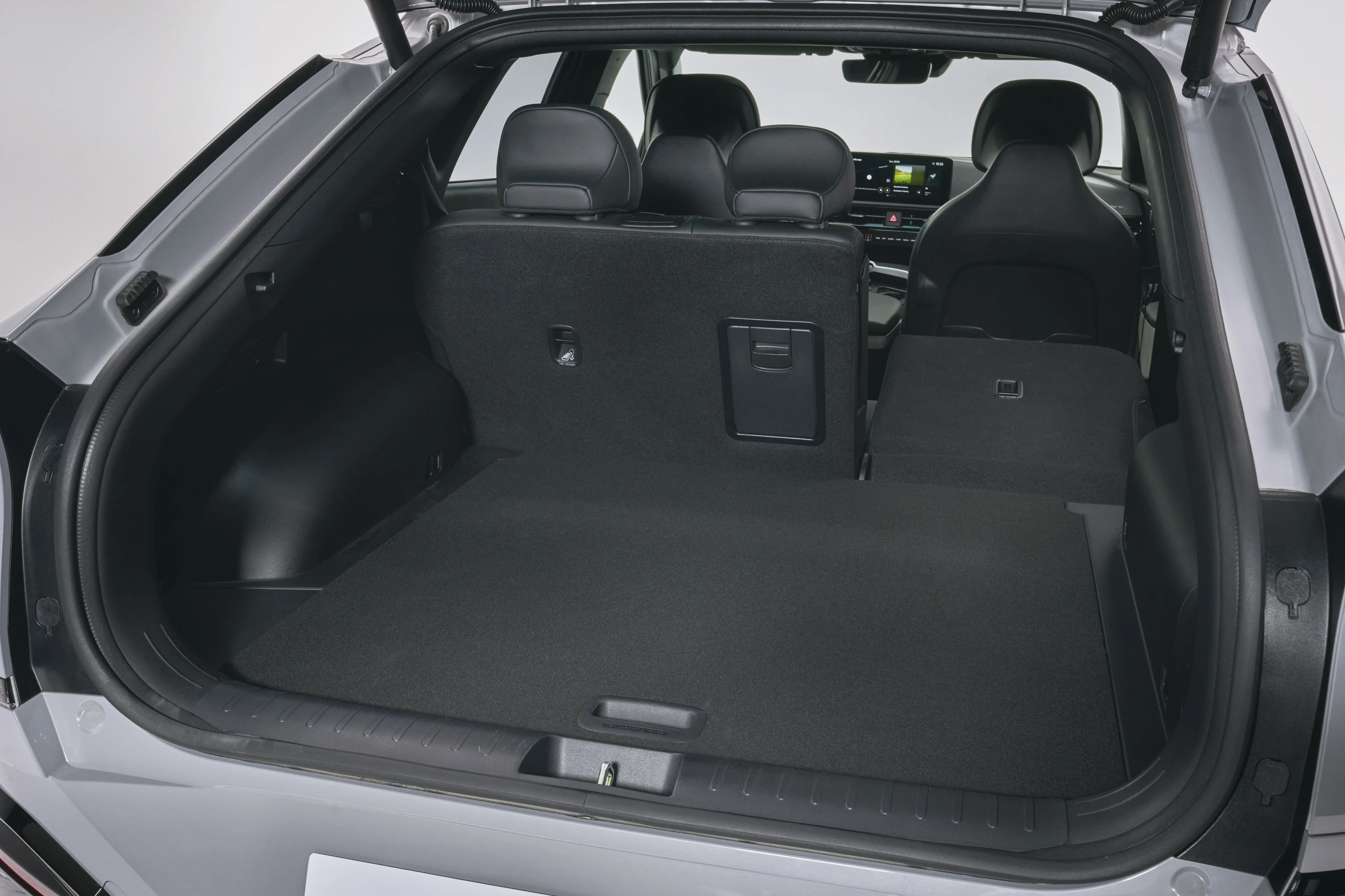 Kia EV6 Long Range AWD trunk view