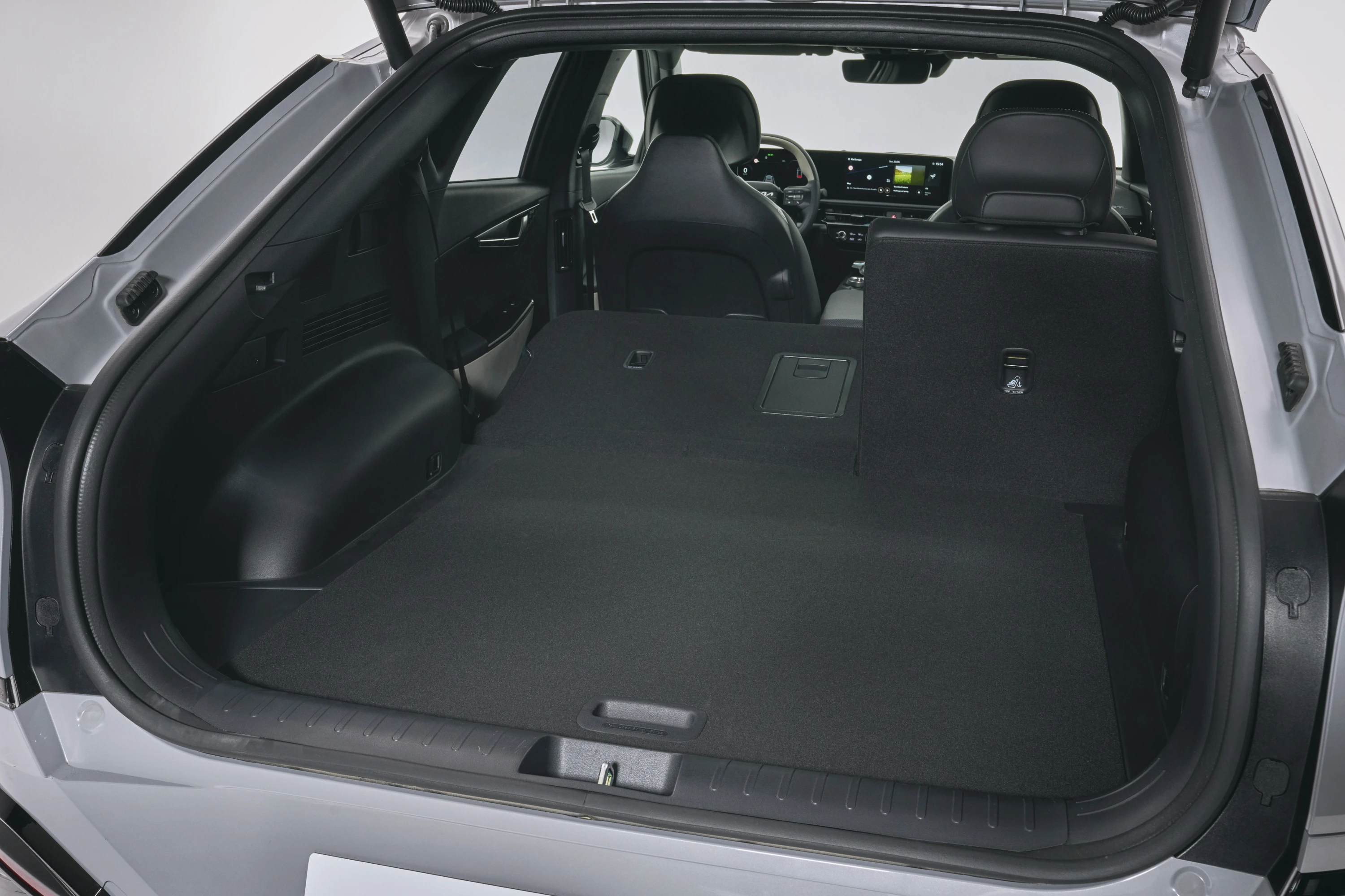 Kia EV6 Long Range AWD trunk view
