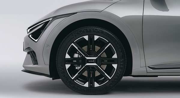 Kia EV6 Long Range AWD wheels view