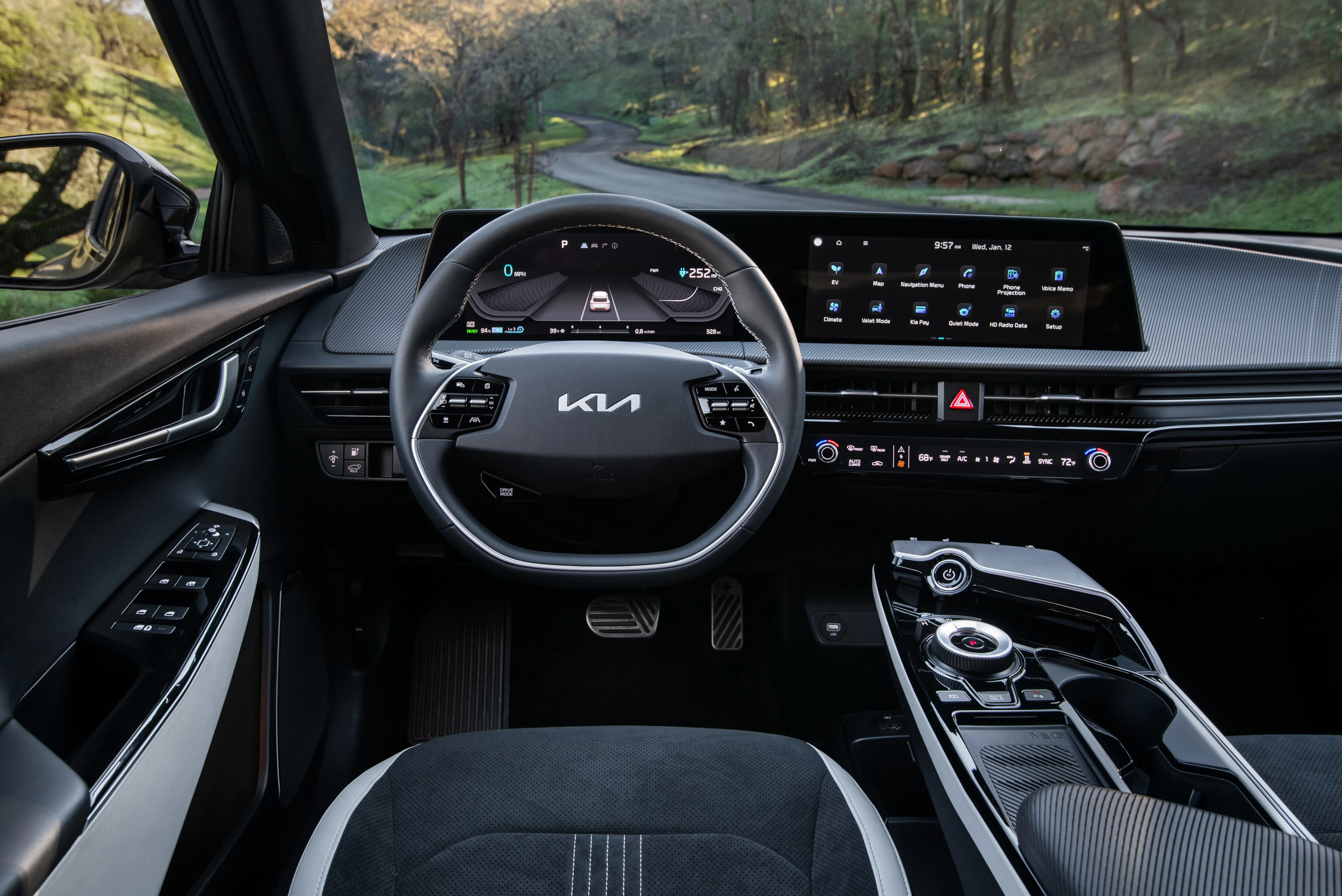 Kia EV6 Long Range AWD (GEN1) screens view