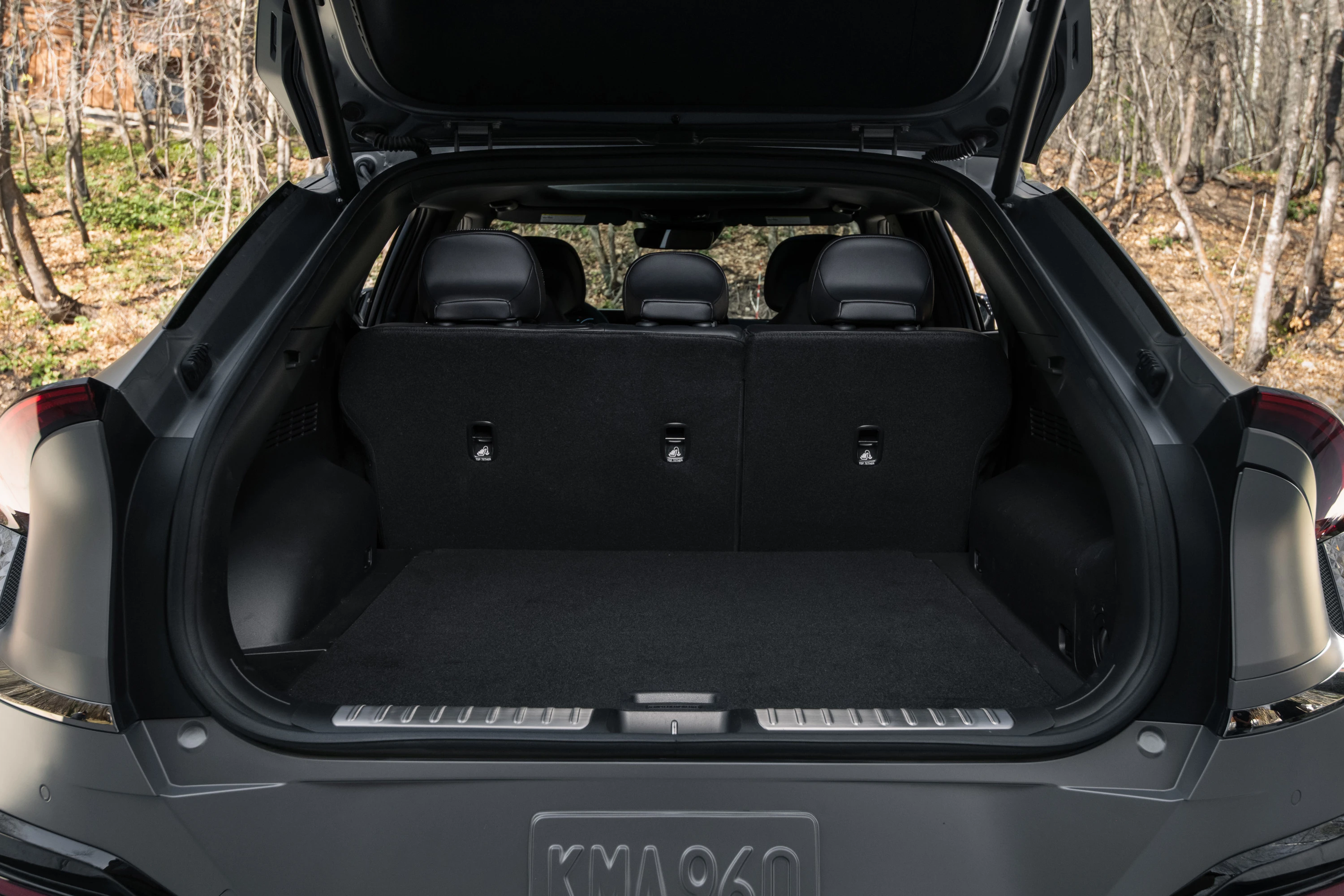 Kia EV6 Standard Range 2WD trunk view