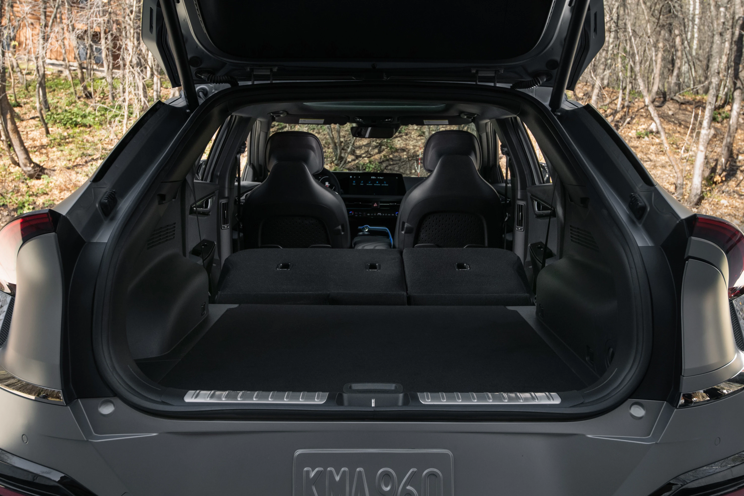 Kia EV6 Standard Range 2WD trunk view