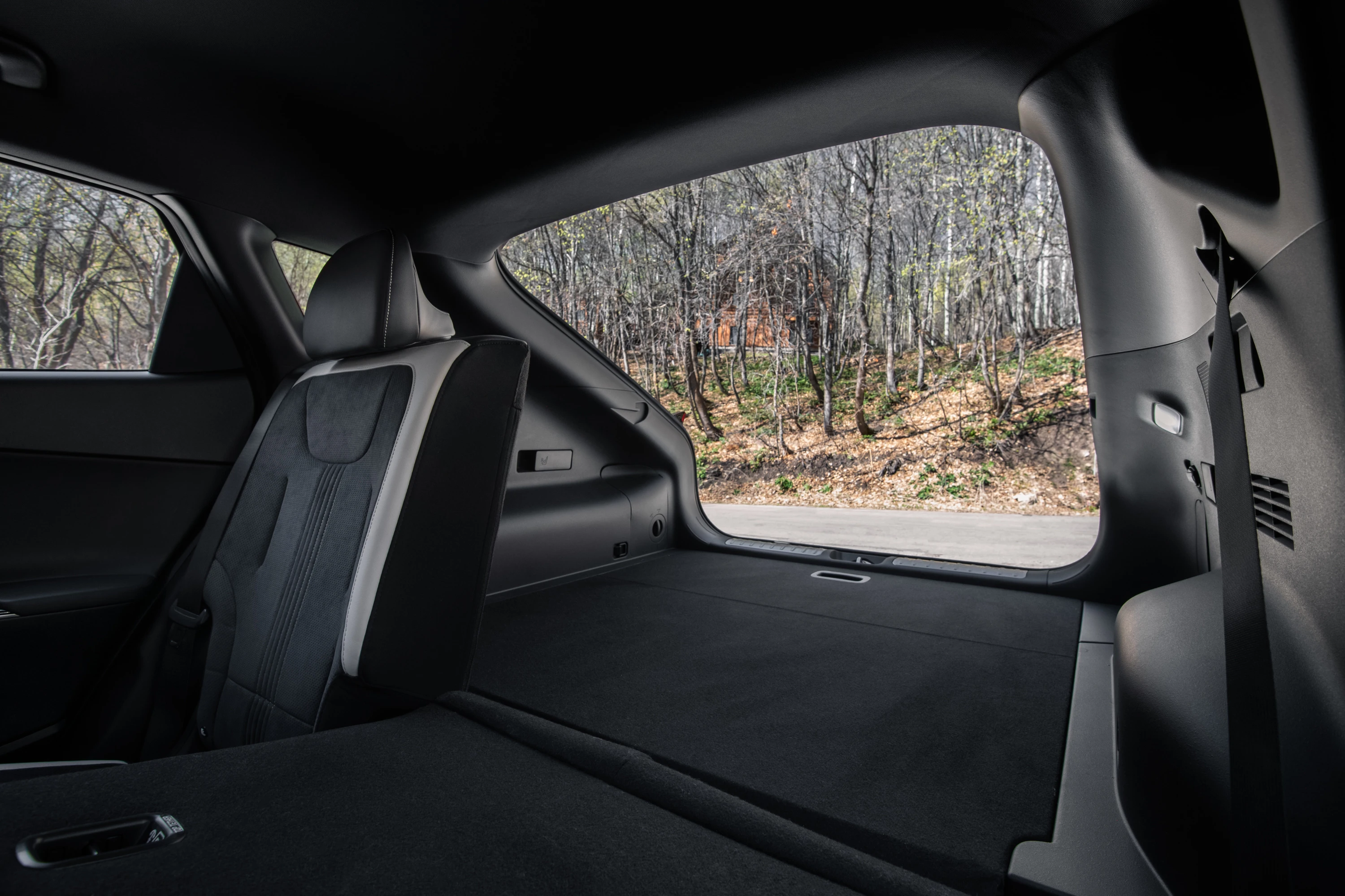 Kia EV6 Standard Range 2WD trunk view