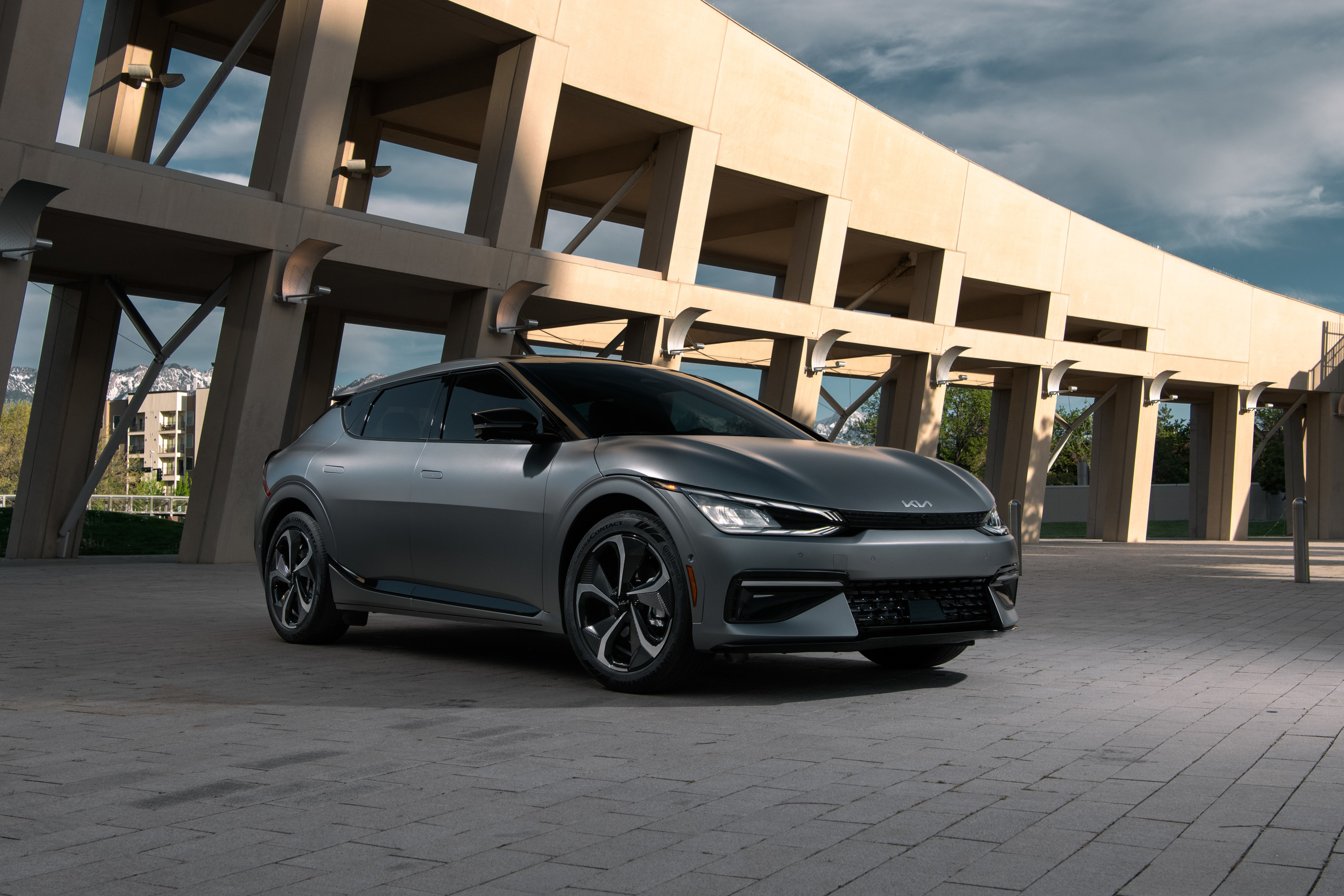 Kia EV6 Standard Range AWD electric vehicle exterior