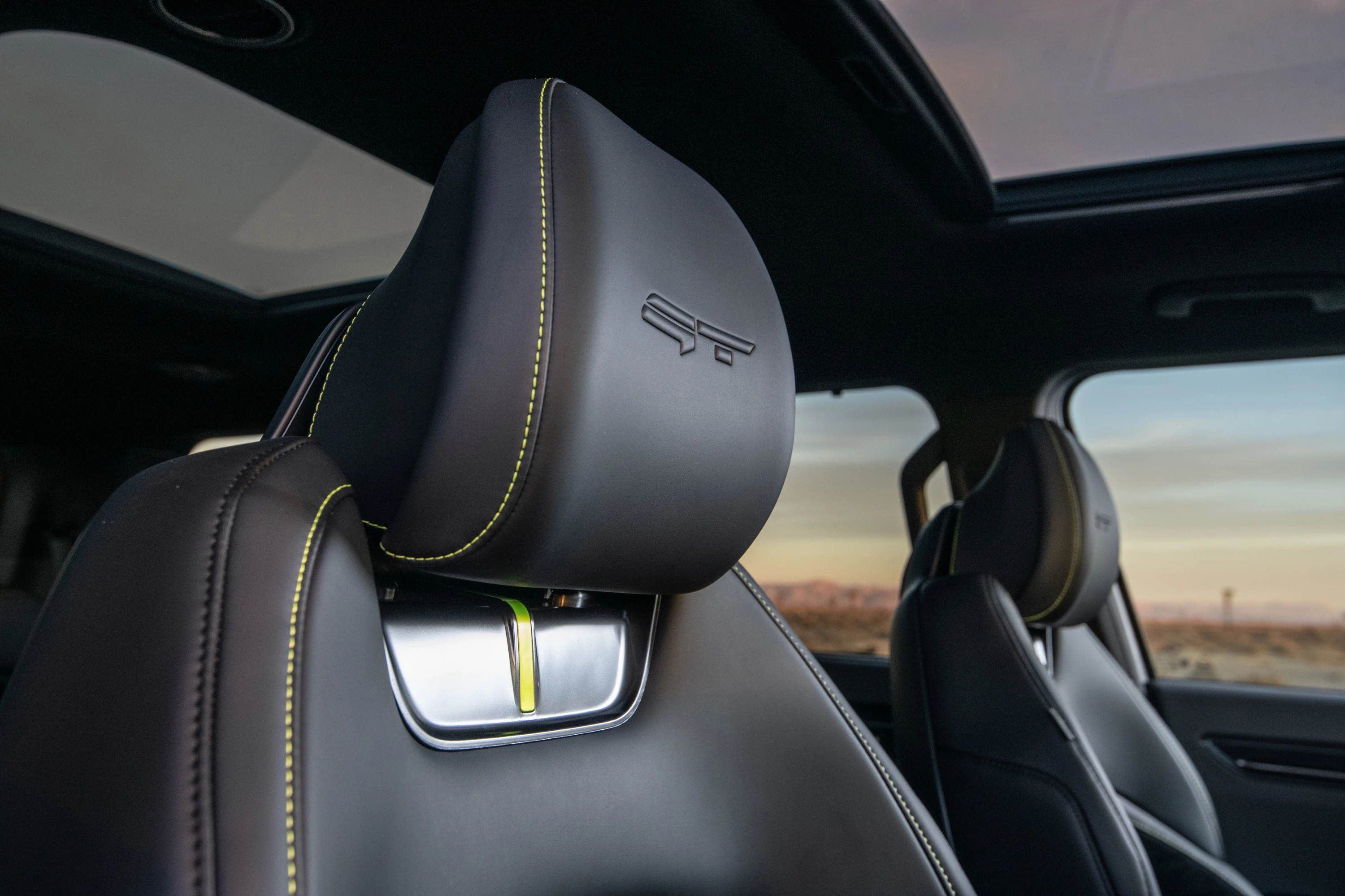 Kia EV9 GT frontseats view