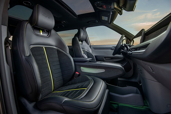 Kia EV9 GT frontseats view