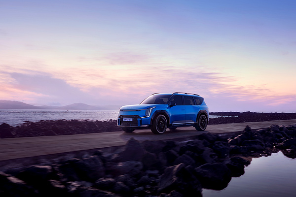 Kia EV9 Long Range RWD exterior view