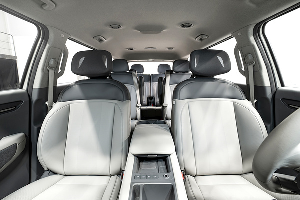 Kia EV9 Long Range RWD frontseats view