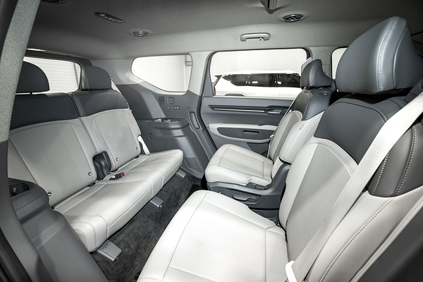 Kia EV9 Long Range RWD secondrowseats view