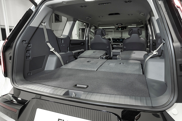 Kia EV9 Long Range RWD trunk view