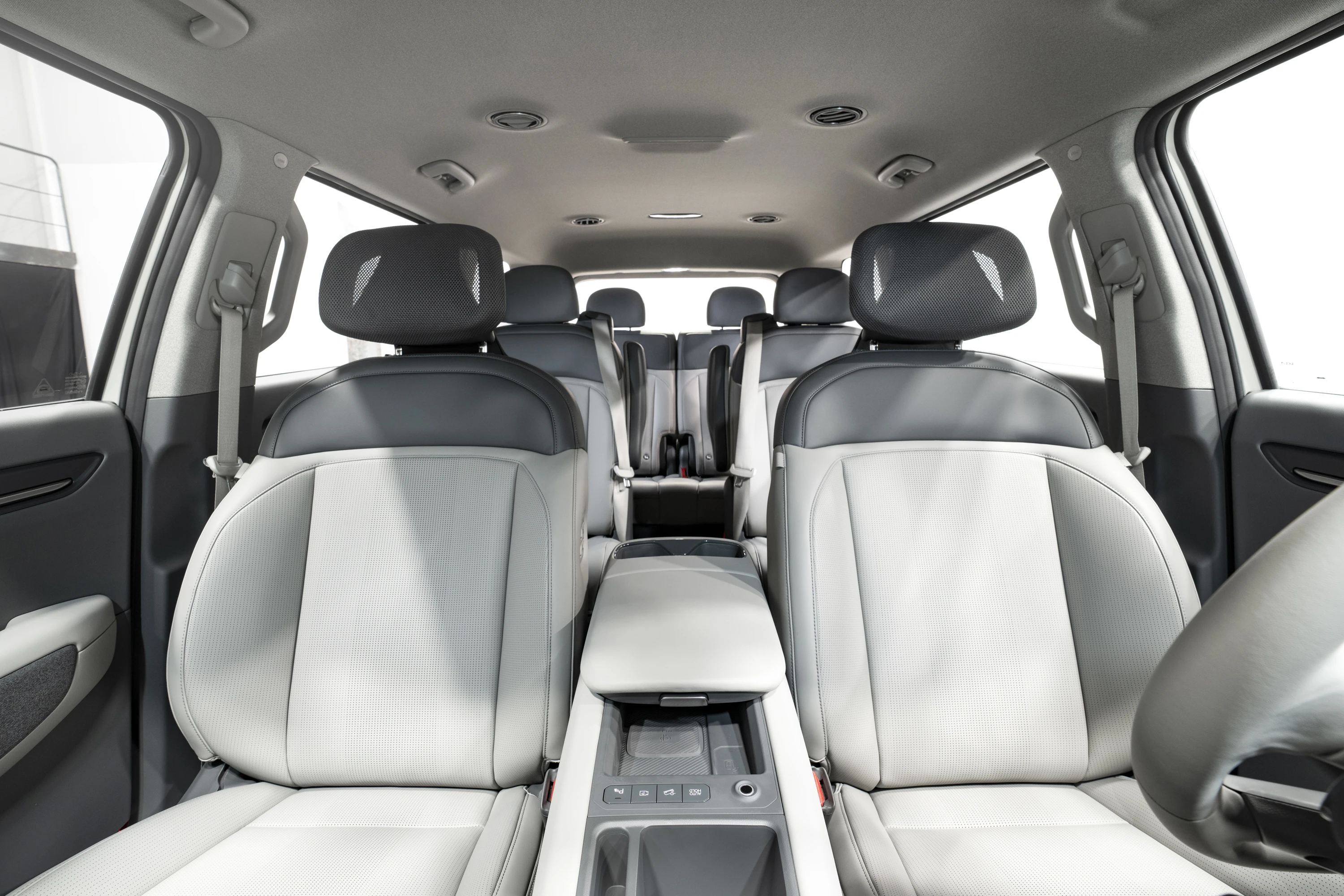 Kia EV9 RWD frontseats view