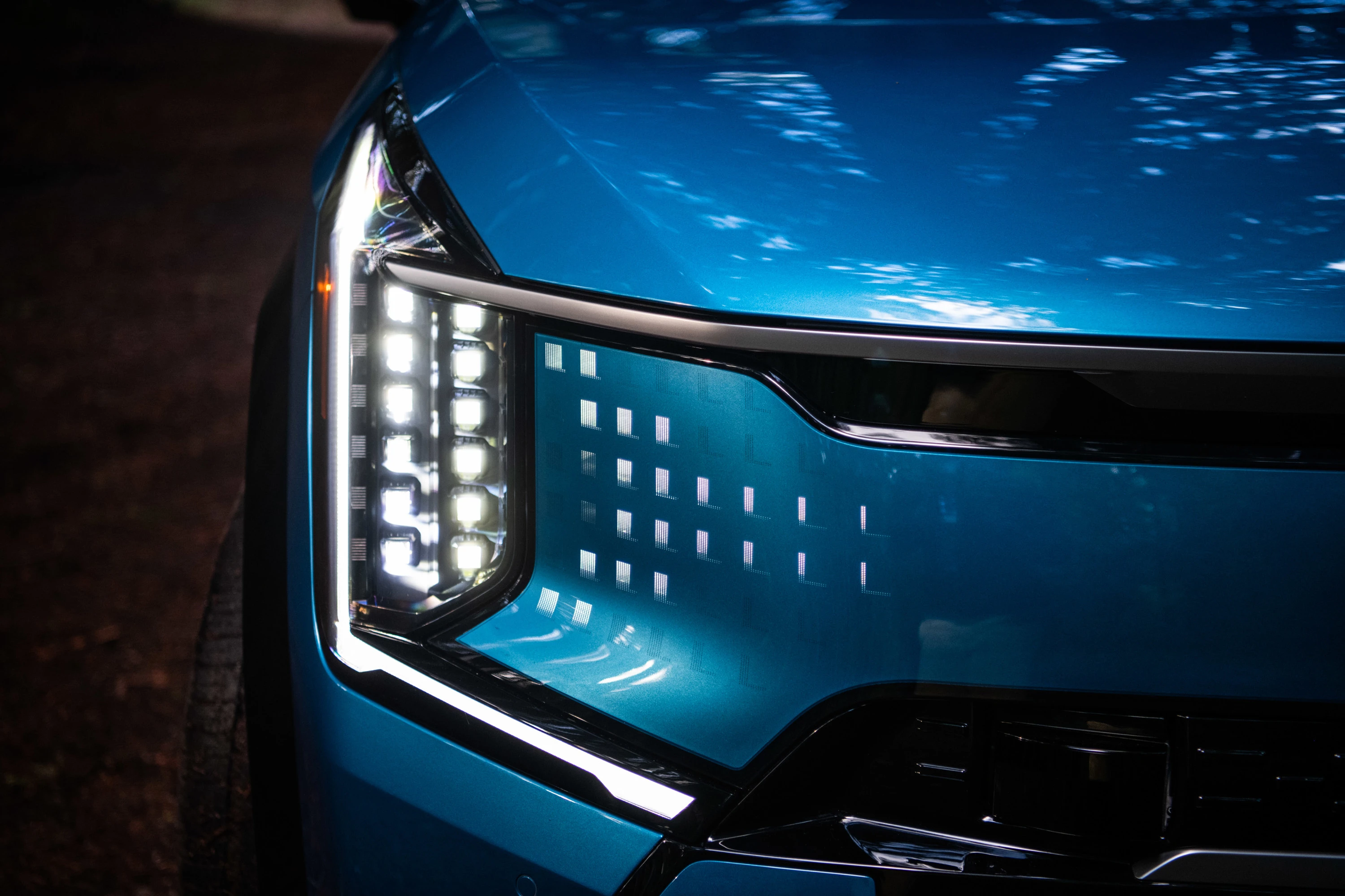 Kia EV9 RWD headlights view