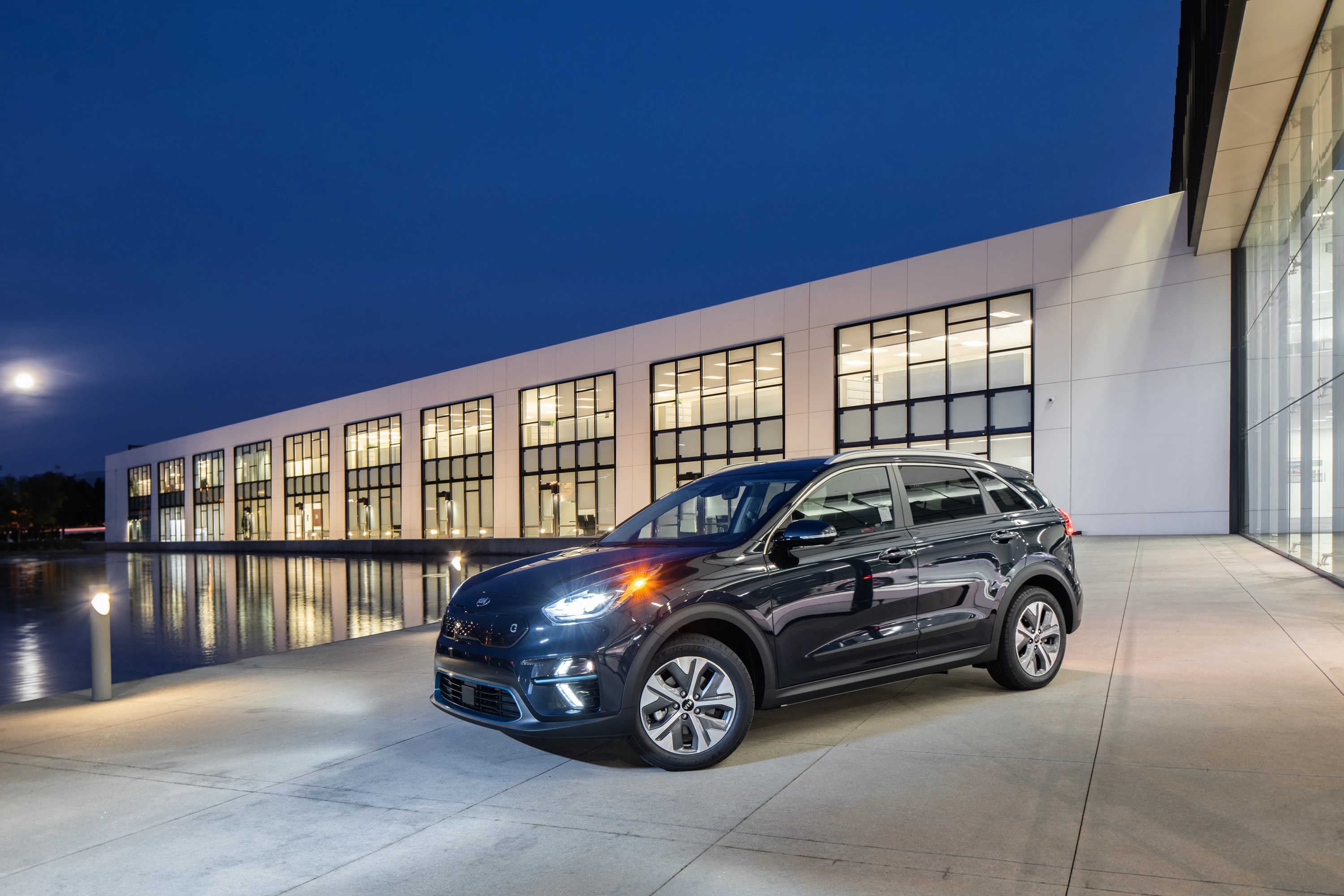 Kia e-Niro 39.2 kWh exterior view