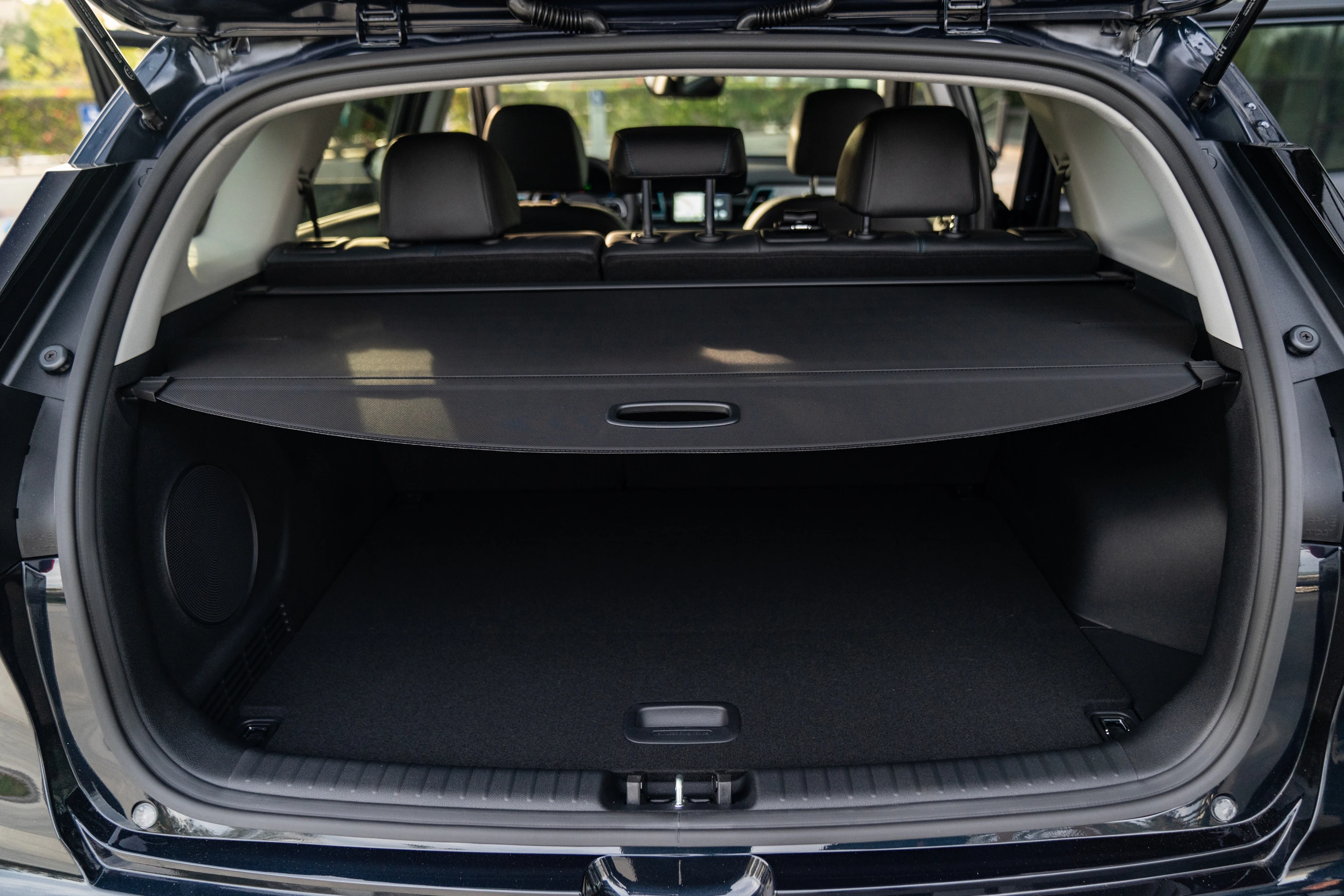 Kia e-Niro 64 kWh trunk view