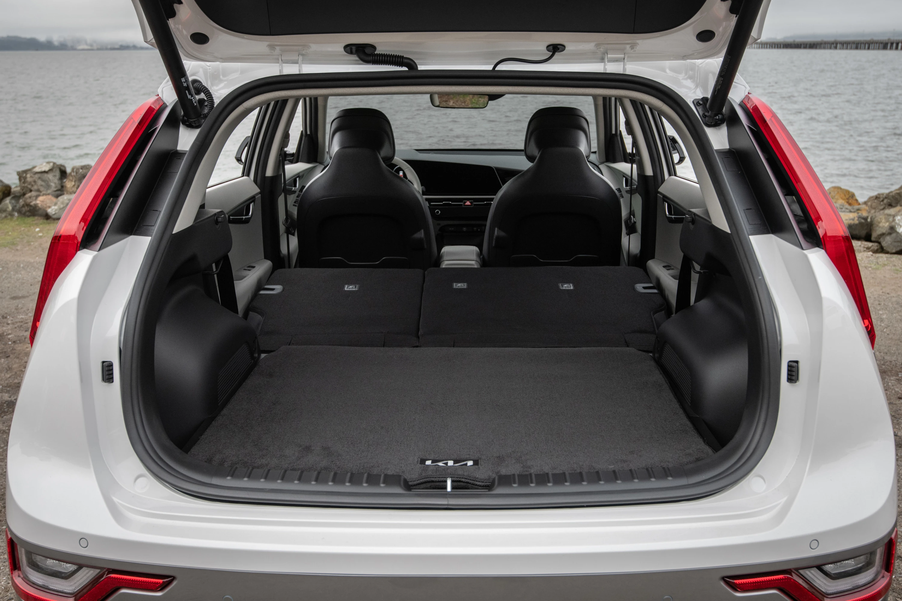 Kia Niro EV trunk view